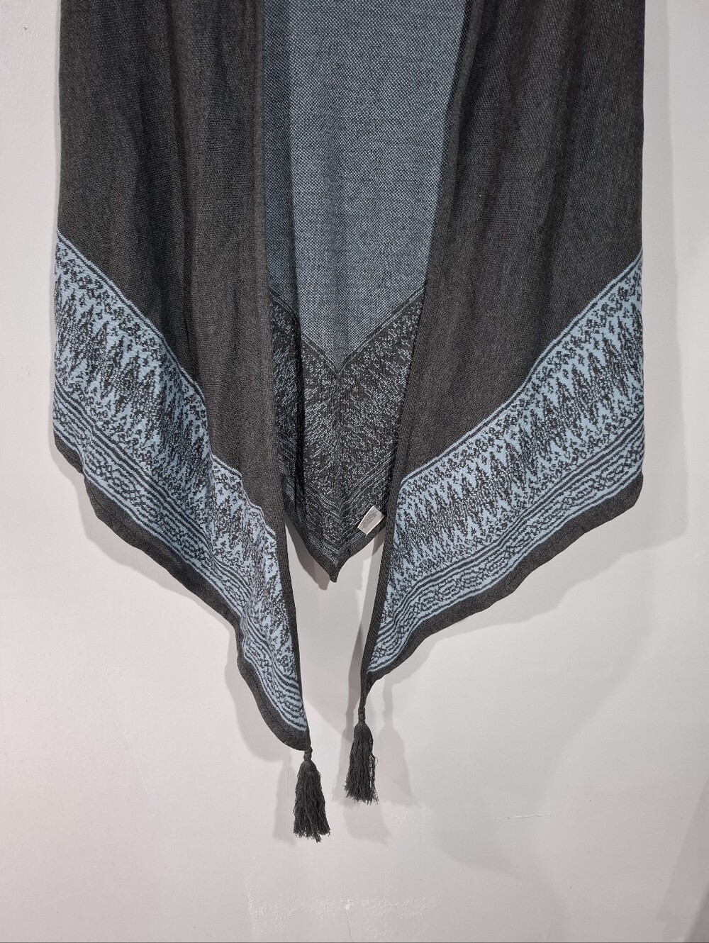 Charter Club Dark Gray Shawl with Light Blue Trim Sz OS NWT Tassel Boho - Picture 2 of 11